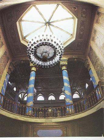 The main staircase linking the ground floor to the first floor at Beylerbeyi Palace