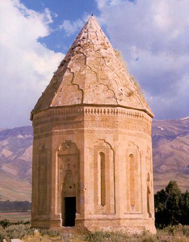 Mausoleum Of Halime Hatun, Karakoyunlu Emirate