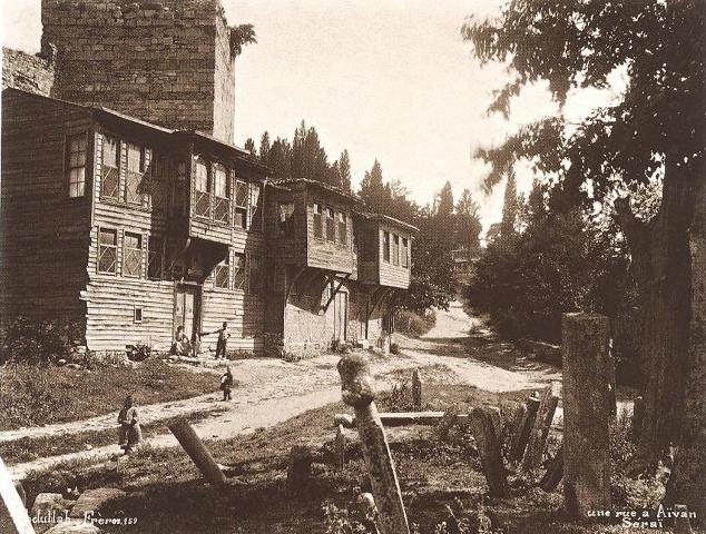 A street in Ayvansaray, Abdullah Freres, ca. 1880 (Özendes 2013)