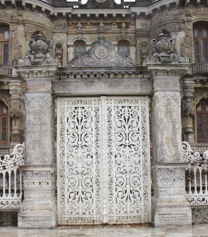 The gate on the Bosphorus side, Küçüksu Pavilion