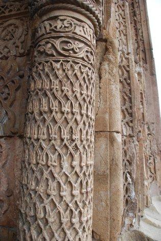 Detail from a column, the West portal of the Divrigi Great Mosque